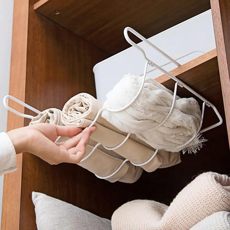 Portabicchieri in ferro con ripiano e contenitore per vino