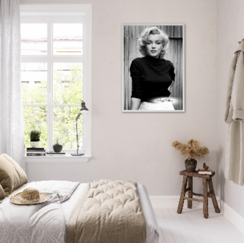 Marilyn Monroe (Collezione Personaggi Famosi / Cinema) con cornice in legno pregiato di vari colori