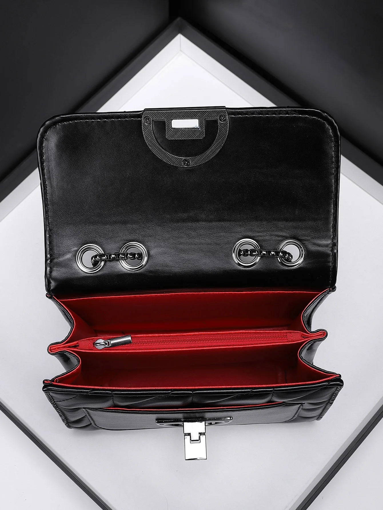 Nuova borsa a tracolla "MINI BELLA", versatile per l’autunno e l’inverno