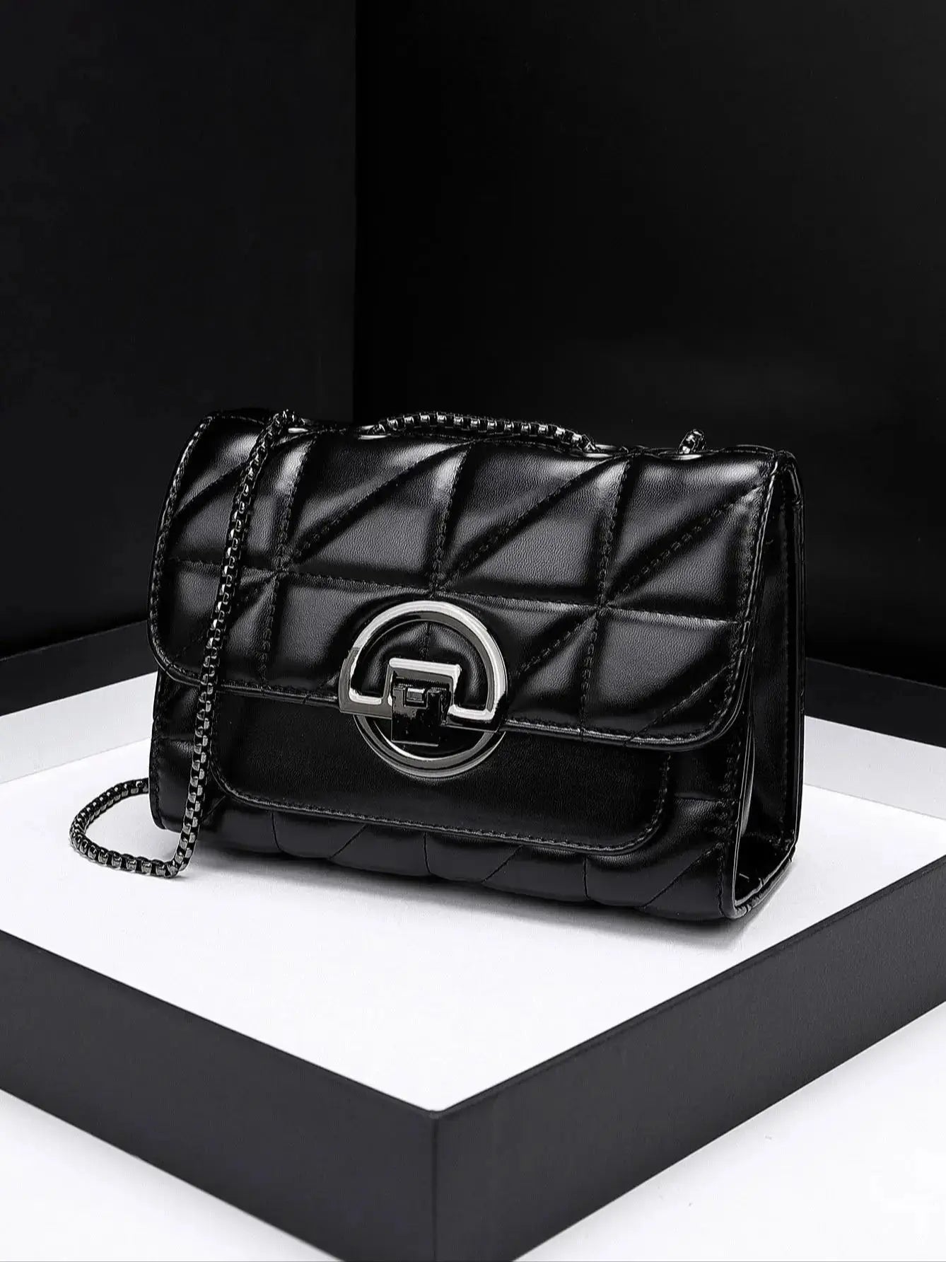 Nuova borsa a tracolla "MINI BELLA", versatile per l’autunno e l’inverno