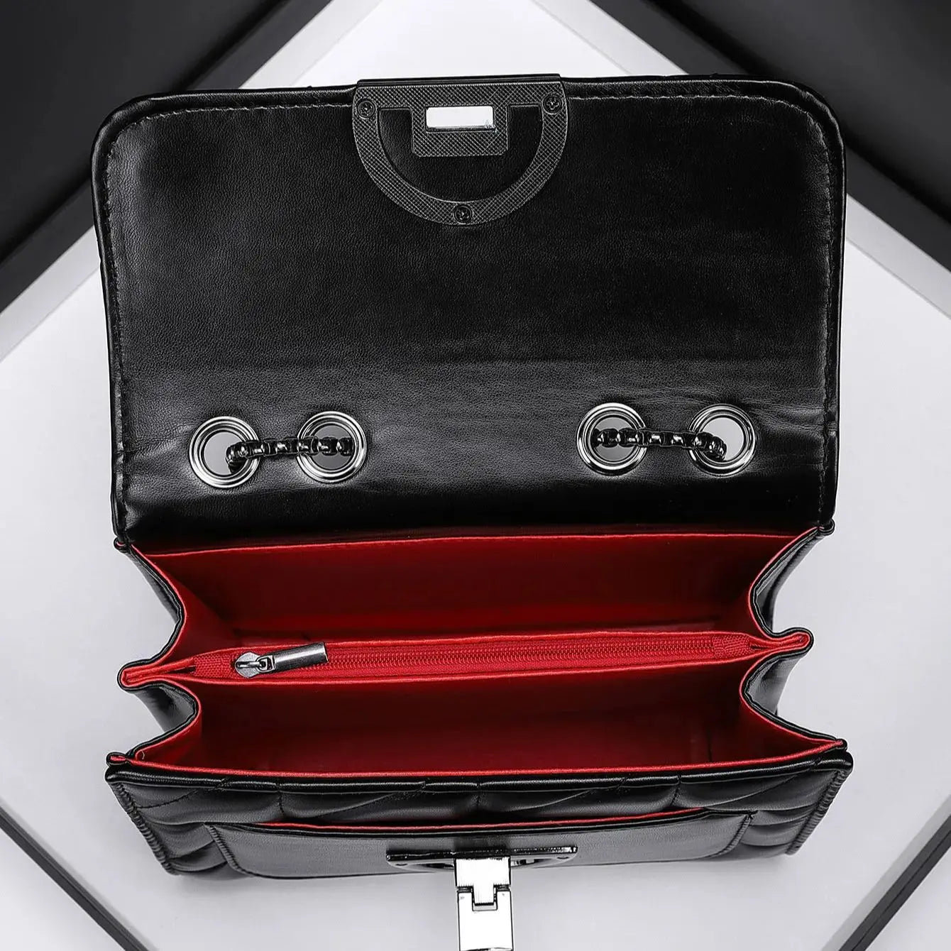 Nuova borsa a tracolla "MINI BELLA", versatile per l’autunno e l’inverno