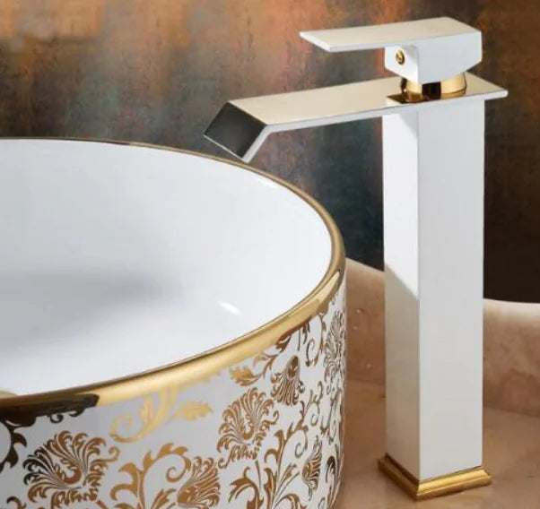 Rubinetto per lavabo in rame in stile europeo-americano in bianco e nero